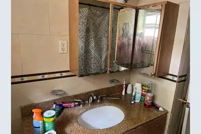 427 NE 160th Street, Miami, FL 33162 - Photo 9