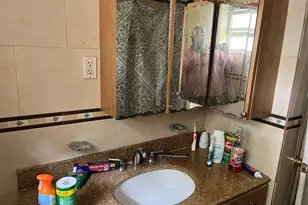 427 NE 160th St, Miami, FL 33162 - Photo 9