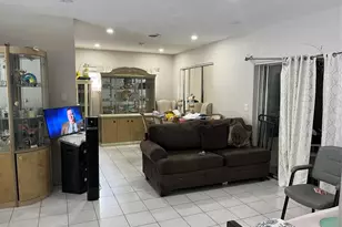 427 NE 160th St, Miami, FL 33162 - Photo 13