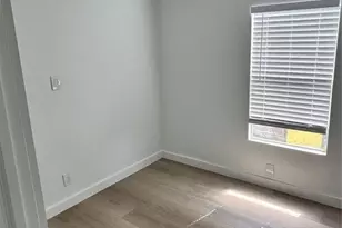 21850 NW 7th Ct, Pembroke Pines, FL 33029 - Photo 9