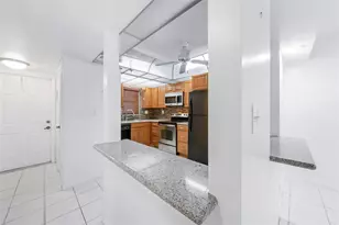 3150 W Rolling Hills Cir, Davie, FL 33328 - Photo 7