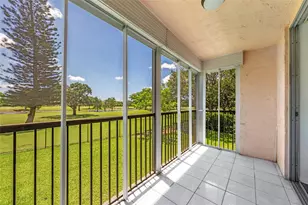 3150 W Rolling Hills Cir, Davie, FL 33328 - Photo 3