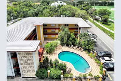 744 NE 14th Avenue #4, Fort Lauderdale, FL 33304 - Photo 1