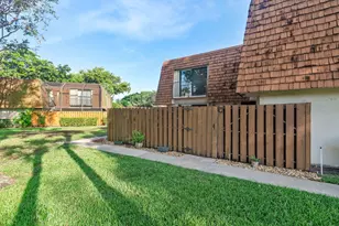 2171 SW 90th Ave, Davie, FL 33324 - Photo 3