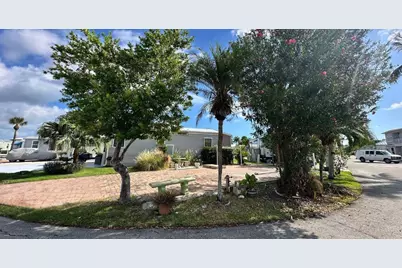 305 Nettles Boulevard, Jensen Beach, FL 34957 - Photo 3