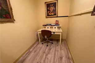 1870 NW 19th St, Miami, FL 33125 - Photo 15