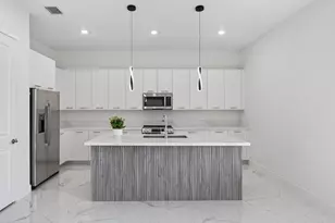 4421 SW 123rd Ln, Davie, FL 33330 - Photo 9