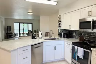 2112 S Cypress Bend Dr, Pompano Beach, FL 33069 - Photo 3