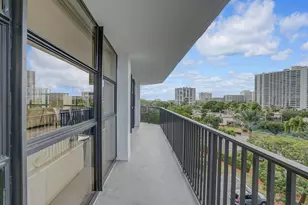 600 Parkview Dr, Hallandale Beach, FL 33009 - Photo 27
