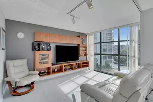 600 Parkview Dr, Hallandale Beach, FL 33009 - Photo 15