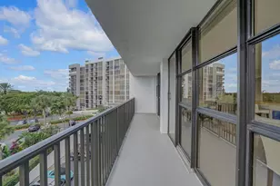 600 Parkview Dr, Hallandale Beach, FL 33009 - Photo 29