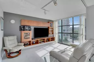 600 Parkview Dr, Hallandale Beach, FL 33009 - Photo 15