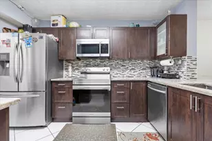 7547 NW 79th Ave, Tamarac, FL 33321 - Photo 5