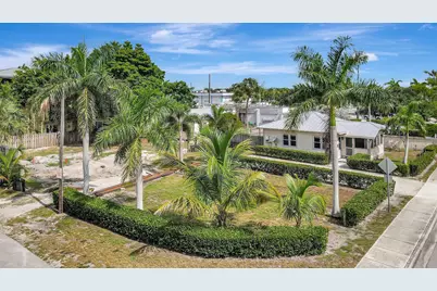 11 SW 11th Avenue, Fort Lauderdale, FL 33312 - Photo 1