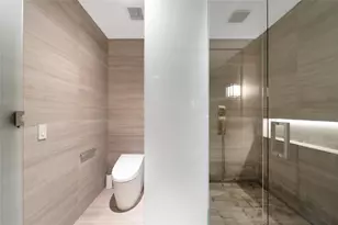 18975 Collins Ave, North Miami Beach, FL 33160 - Photo 17