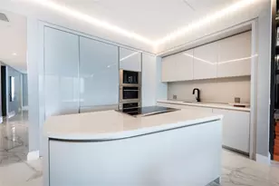 18975 Collins Ave, North Miami Beach, FL 33160 - Photo 7