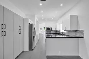 1251 Hayes, Hollywood, FL 33019 - Photo 29