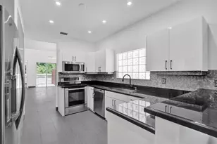 1251 Hayes, Hollywood, FL 33019 - Photo 31