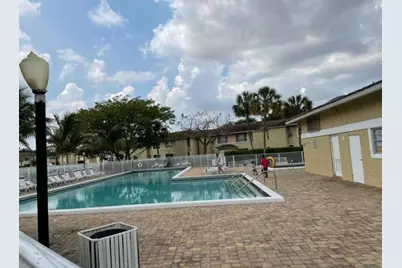 10092 Twin Lakes Drive, Coral Springs, FL 33071 - Photo 9