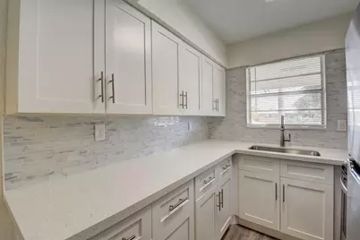 30 SE 13th Street #B2, Boca Raton, FL 33432 - Photo 1