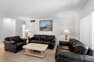 1000 NE 14th Ave, Hallandale Beach, FL 33009 - Photo 17