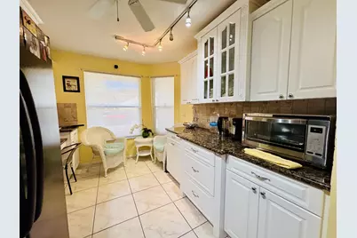 7426 Pinewalk Drive #7426, Margate, FL 33063 - Photo 9