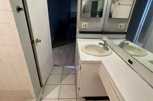 3083 N Oakland Forest Dr, Oakland Park, FL 33309 - Photo 29