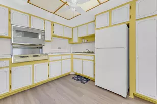 18707 NE 14th Ave, Miami, FL 33179 - Photo 13