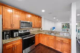 757 NW 208th Dr, Pembroke Pines, FL 33029 - Photo 7