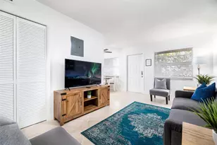 805 NE 23rd Dr, Wilton Manors, FL 33305 - Photo 1