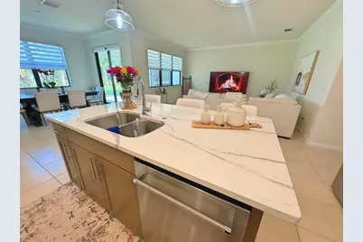 373 SE Filoli Drive, Port Saint Lucie, FL 34984 - Photo 9