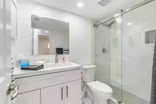 411 S Hollybrook Dr, Pembroke Pines, FL 33025 - Photo 15