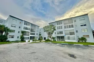 2850 Somerset Dr, Fort Lauderdale, FL 33311 - Photo 3