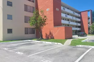 1700 NE 191st St, Miami, FL 33179 - Photo 11