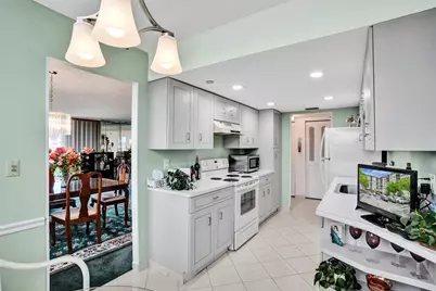 1100 Saint Charles Place #612, Hollywood, FL 33026 - Photo 9