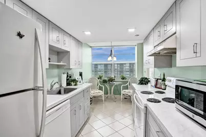 1100 Saint Charles Place #612, Pembroke Pines, FL 33026 - Photo 1