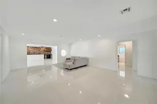 2524 NE 26th Terrace, Fort Lauderdale, FL 33305 - Photo 9