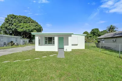 2055 NW 8th Street, Pompano Beach, FL 33069 - Photo 1