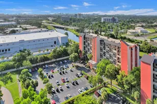 2200 S Cypress Bend Dr, Pompano Beach, FL 33069 - Photo 3