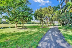 2200 S Cypress Bend Dr, Pompano Beach, FL 33069 - Photo 21