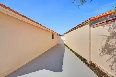 2614 W 65th Street, Hialeah, FL 33016 - Photo 35