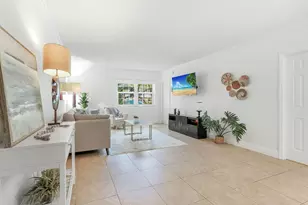 2424 SE 17th Unit, Fort Lauderdale, FL 33316 - Photo 3