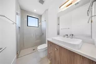 2001 Marietta Dr, Fort Lauderdale, FL 33316 - Photo 59