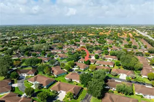 9870 Pecan Tree Dr, Boynton Beach, FL 33436 - Photo 3