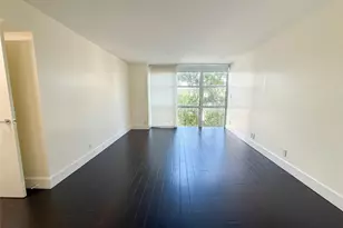 1000 Parkview Dr, Hallandale Beach, FL 33009 - Photo 19