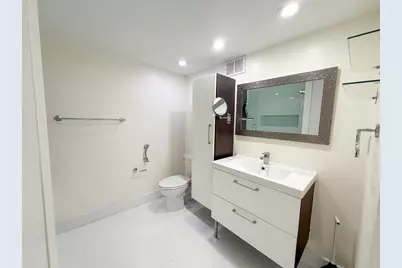 1000 Parkview Drive #319, Hallandale Beach, FL 33009 - Photo 21