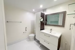 1000 Parkview Dr, Hallandale Beach, FL 33009 - Photo 21