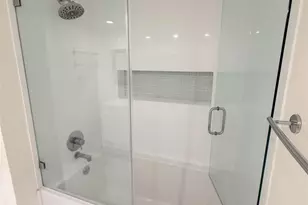 1000 Parkview Dr, Hallandale Beach, FL 33009 - Photo 23