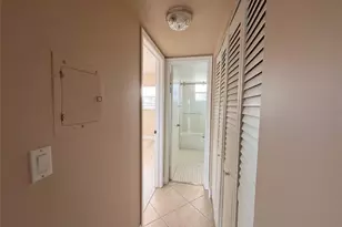 212 Oxford 400, West Palm Beach, FL 33417 - Photo 9