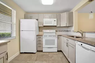 301 SE 3rd St, Dania Beach, FL 33004 - Photo 15